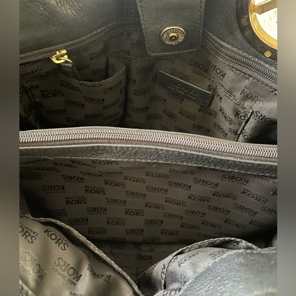 Michael Kors Fulton East West Black Pebbled
Leather Shoulder Tote - Picture 3 of 6